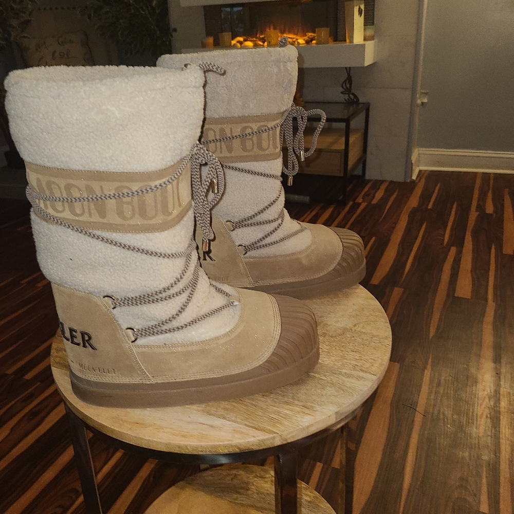 COPY - Moon Boots - Picture 5 of 8